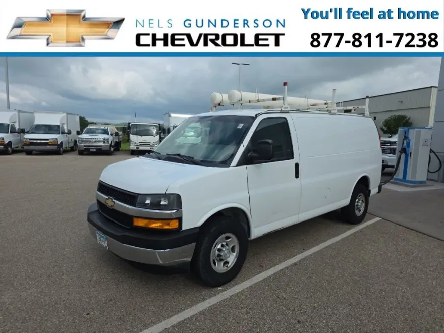 2017 Chevrolet Express Cargo 3500 Base Van photo 1