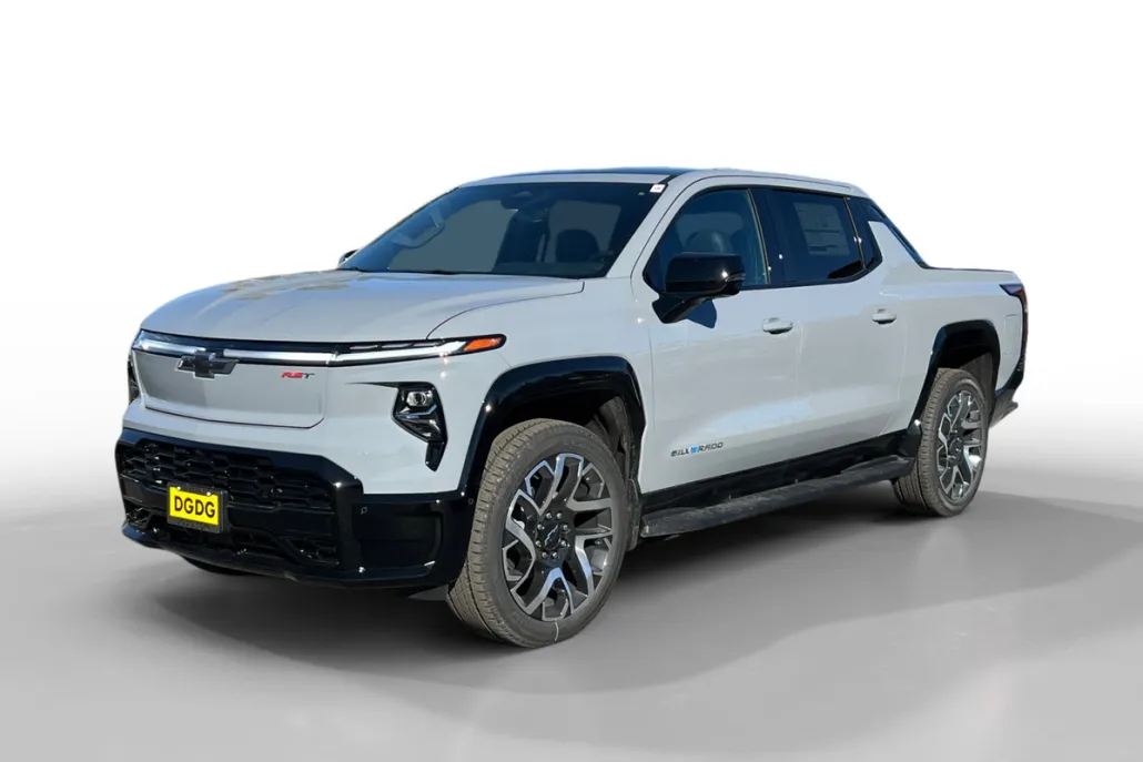 2025 Chevrolet Silverado EV RST photo 1