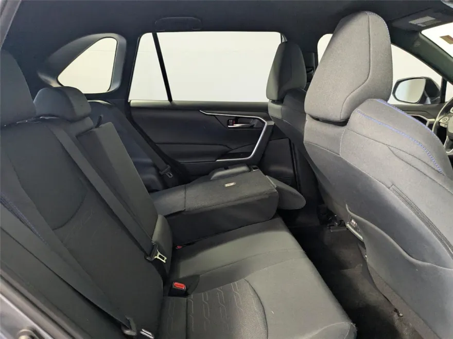 2022 Toyota RAV4 Hybrid SE photo 1