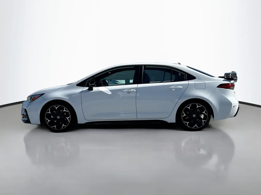 2025 Toyota Corolla SE photo 1