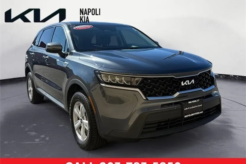 2022 Kia Sorento LX photo 1