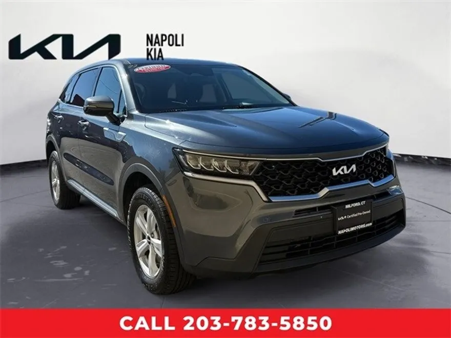 2022 Kia Sorento LX photo 1