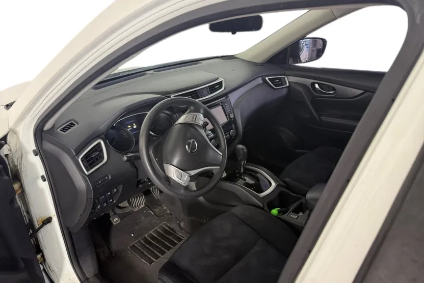 2016 Nissan Rogue SV photo 1