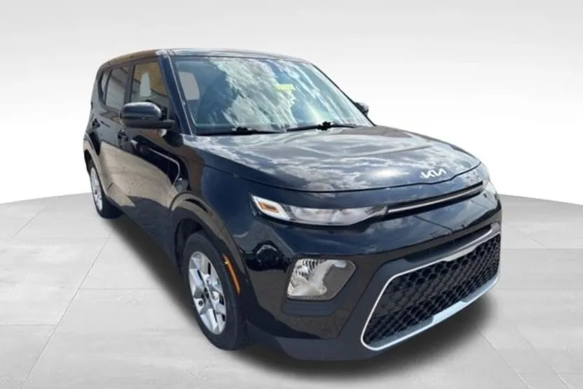 2022 Kia Soul S photo 1