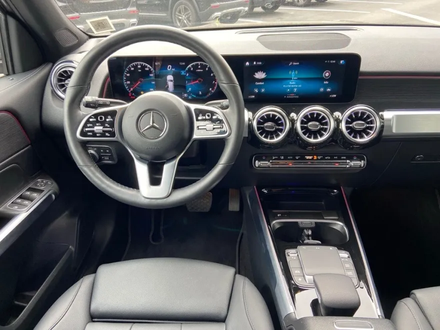 2022 Mercedes Benz GLB 250 4MATIC photo 1