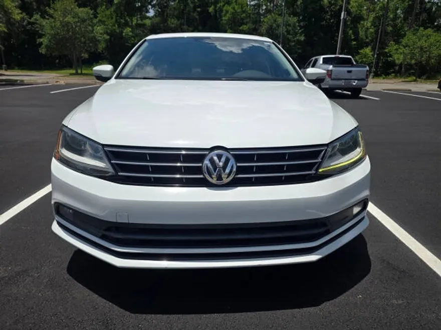 2018 Volkswagen Jetta 1.8T SEL photo 1