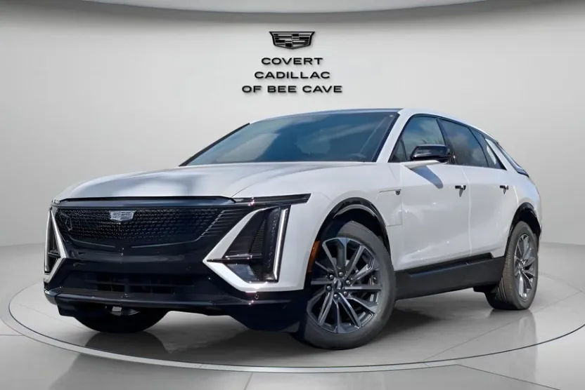 2025 Cadillac Lyriq Sport photo 1