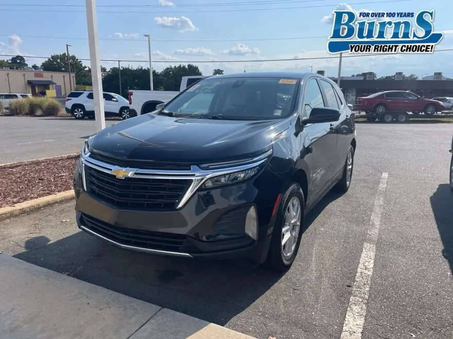 2023 Chevrolet Equinox LT photo 1