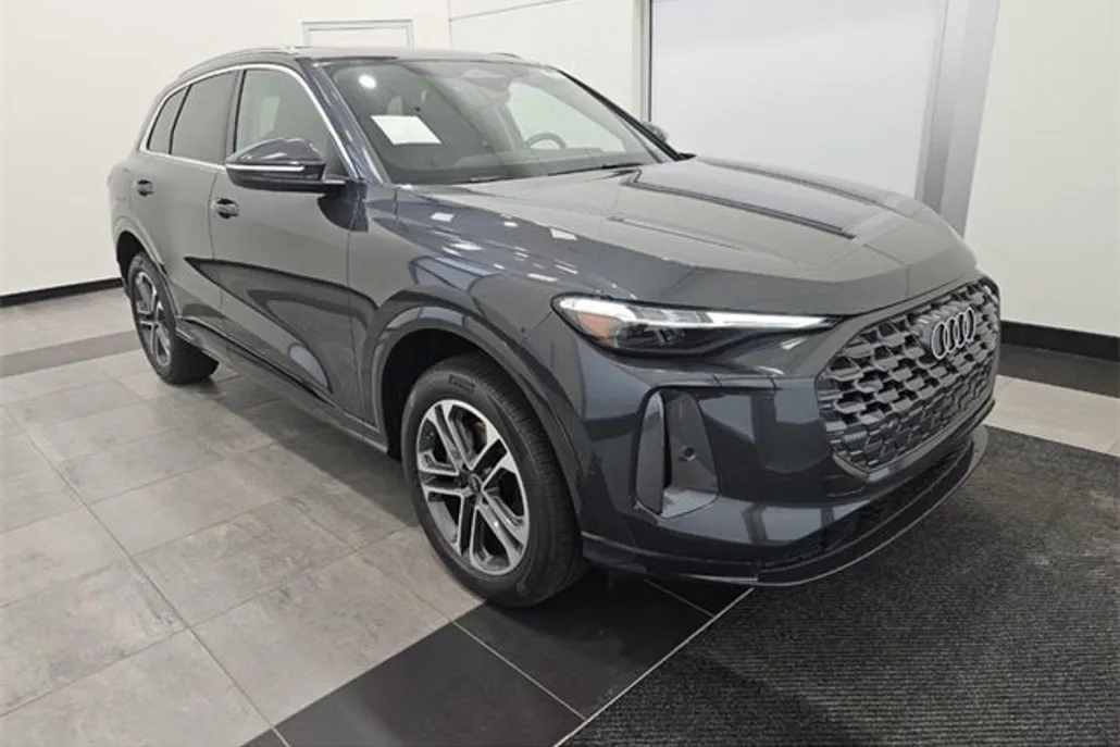 2025 Audi Q5 2.0T Premium Plus photo 1