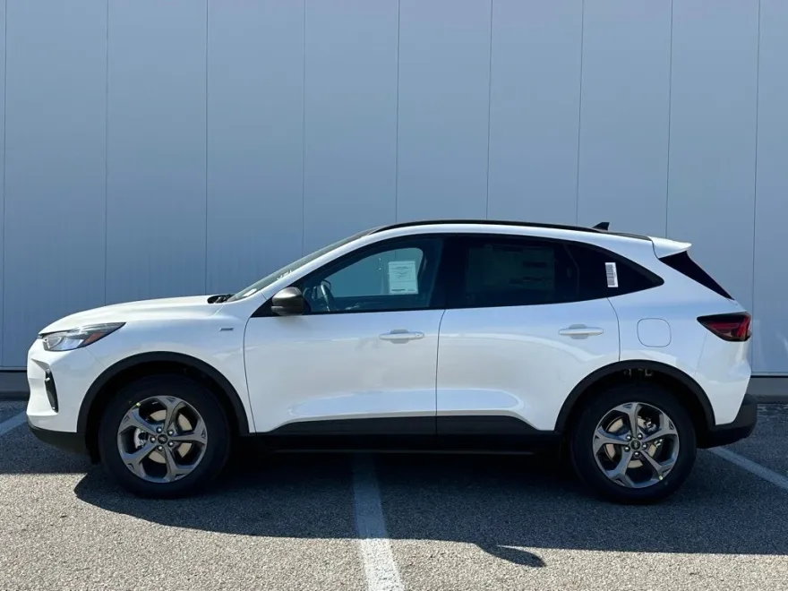 2026 Ford Escape ST-Line photo 1