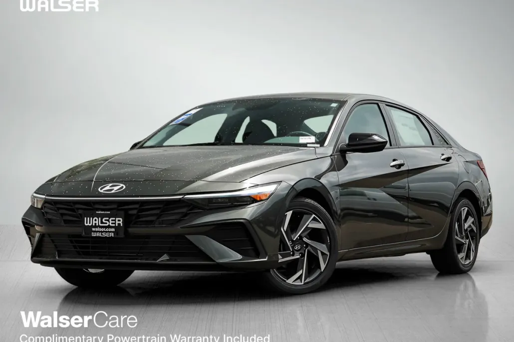 2025 Hyundai Elantra SEL Sport photo 1