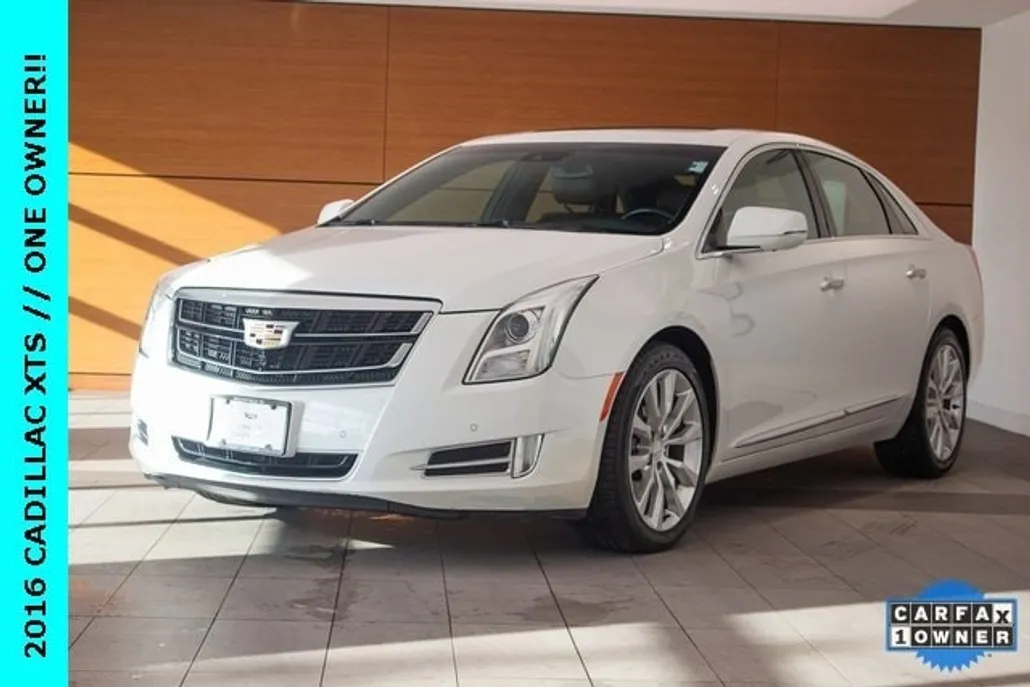 2016 Cadillac XTS Luxury photo 1
