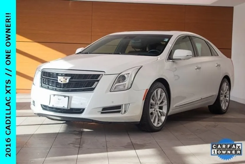 2016 Cadillac XTS Luxury photo 1