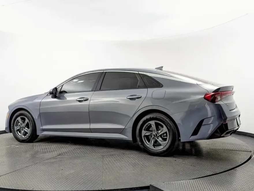 2021 Kia K5 LXS photo 1
