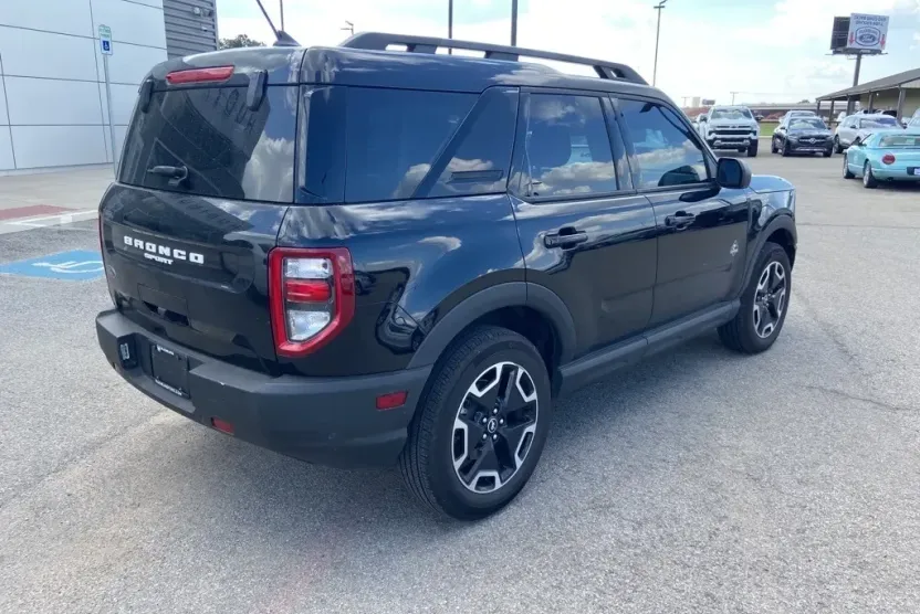 2023 Ford Bronco Sport Outer Banks photo 1