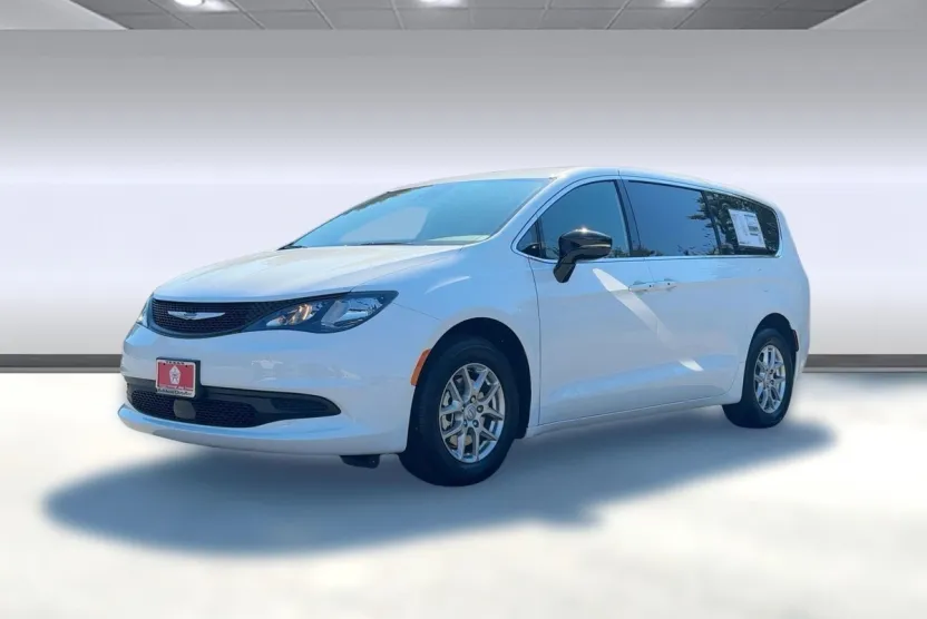 2026 Chrysler Voyager LX photo 1