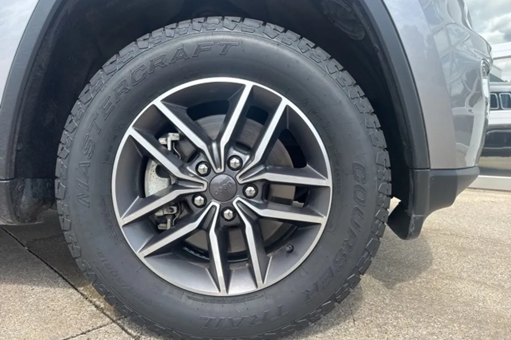 2021 Jeep Grand Cherokee Limited photo 1