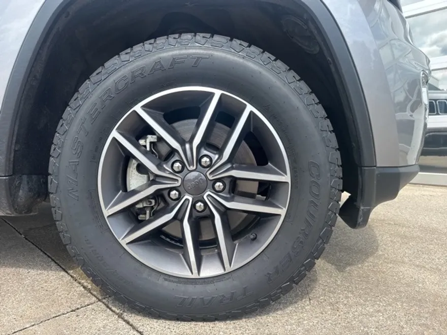2021 Jeep Grand Cherokee Limited photo 1
