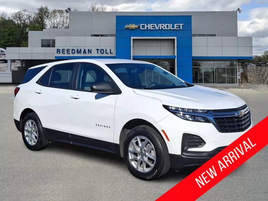 2023 Chevrolet Equinox LS photo 1