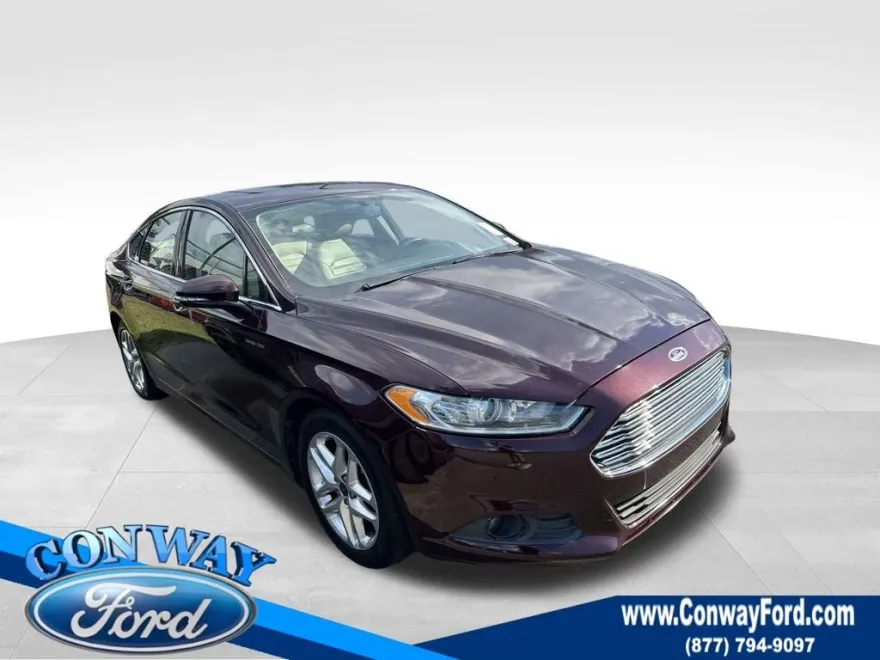 2013 Ford Fusion SE photo 1