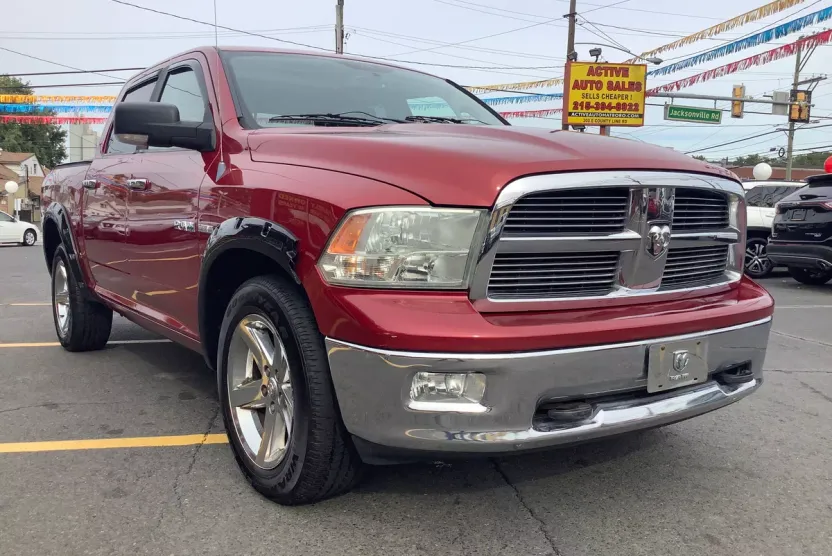 2010 Dodge Ram SLT photo 1