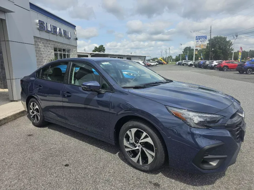 2025 Subaru Legacy Premium photo 1