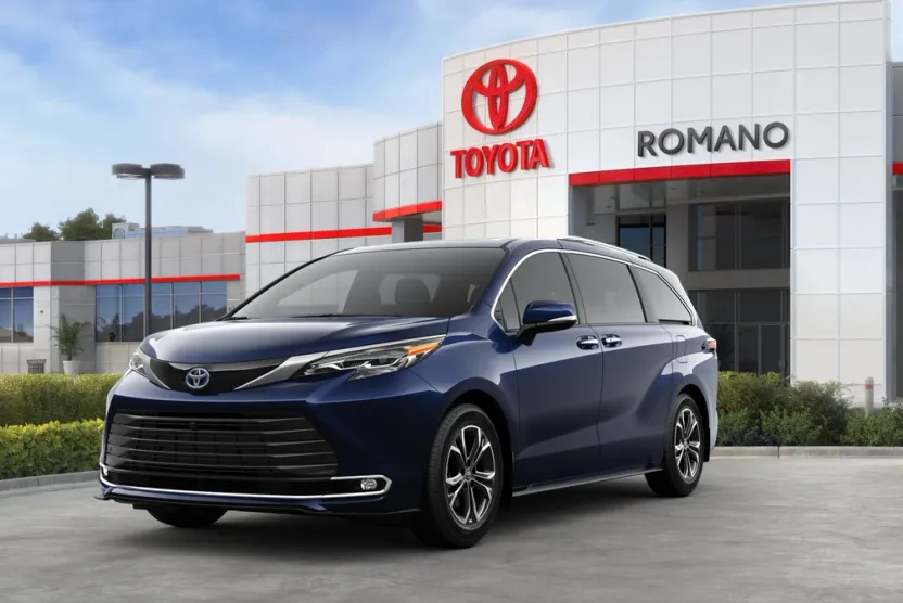 2025 Toyota Sienna Platinum photo 1