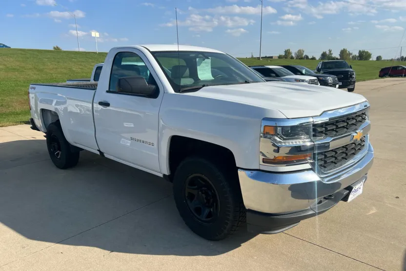2018 Chevrolet Silverado 1500 photo 1