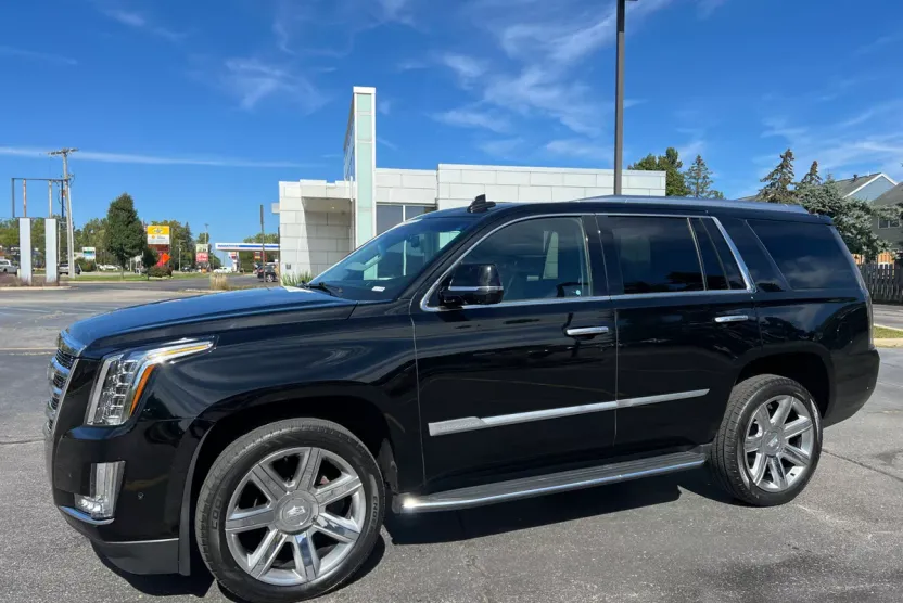 2018 Cadillac Escalade Luxury photo 1