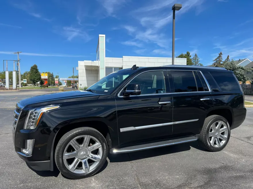 2018 Cadillac Escalade Luxury photo 1