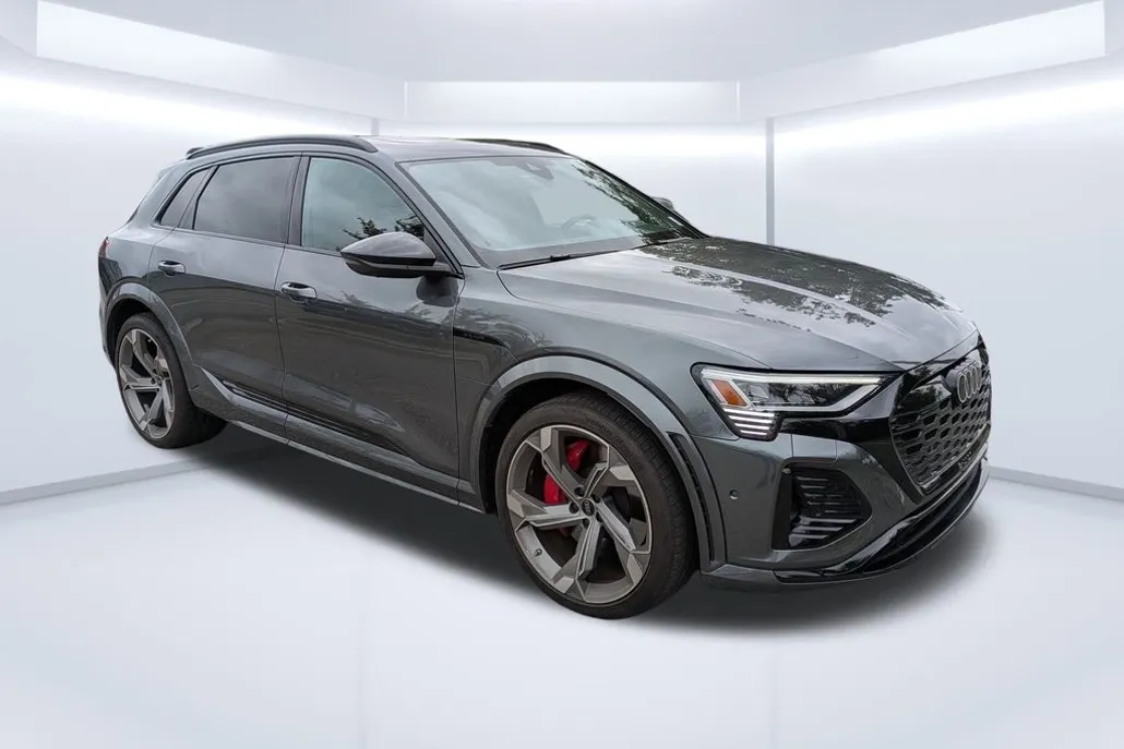 2024 Audi SQ8 Prestige photo 1