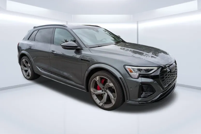 2024 Audi SQ8 Prestige photo 1