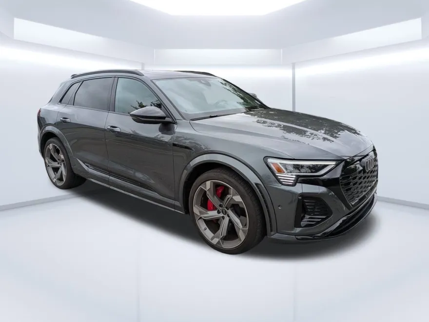 2024 Audi SQ8 Prestige photo 1