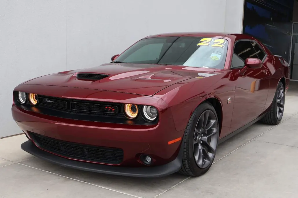 2022 Dodge Challenger R/T Scat Pack photo 1