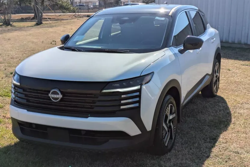 2025 Nissan Kicks SV photo 1