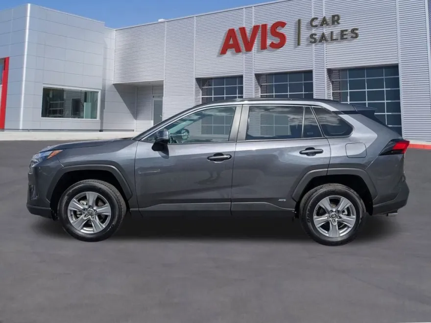 2025 Toyota RAV4 Hybrid XLE photo 1
