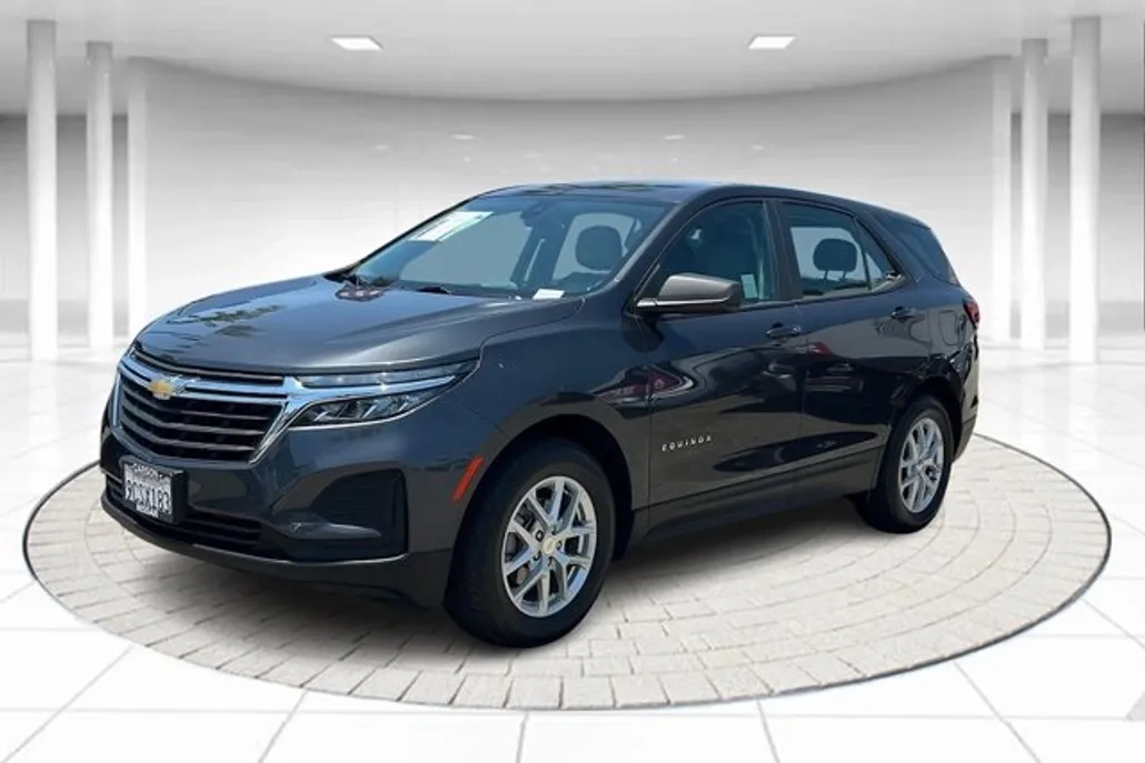 2022 Chevrolet Equinox LT photo 1