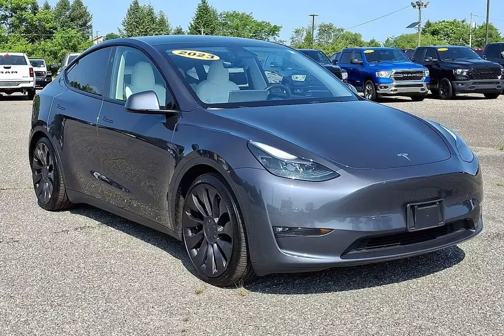 2023 Tesla Model Y Performance photo 1