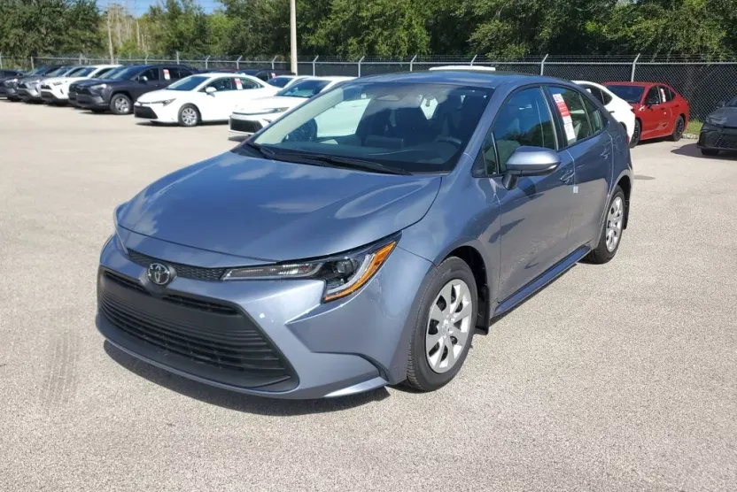 2026 Toyota Corolla LE photo 1