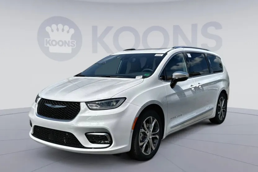 2026 Chrysler Pacifica Pinnacle photo 1