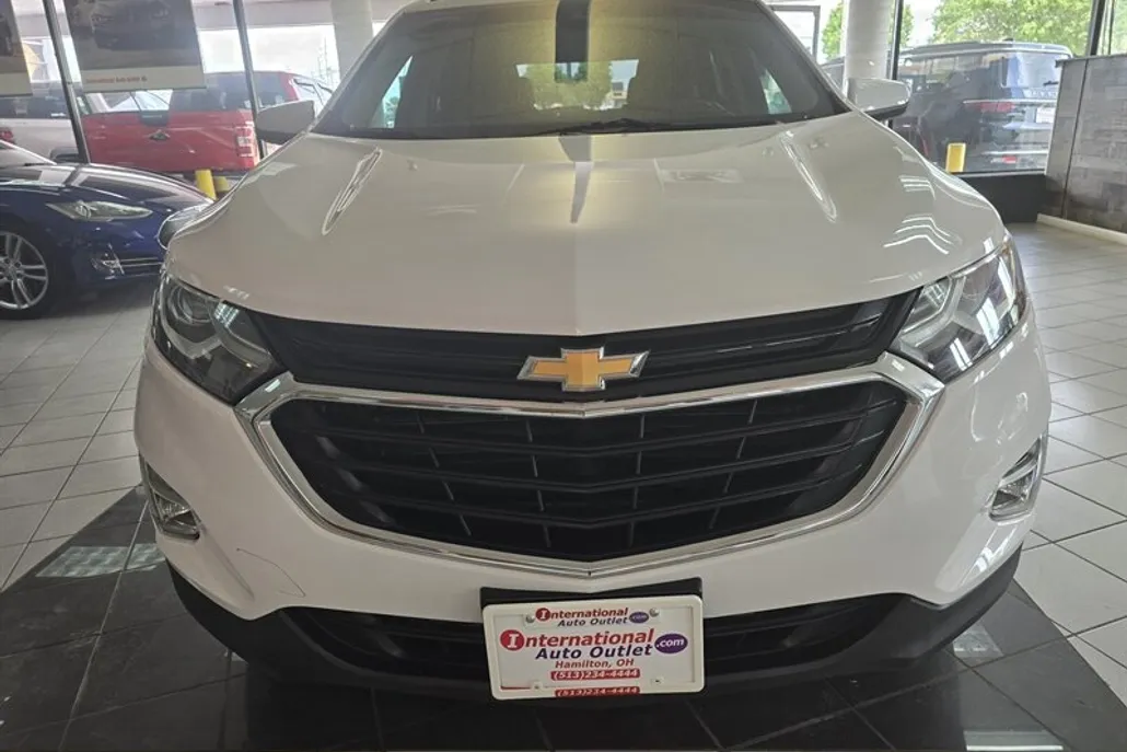 2020 Chevrolet Equinox LT photo 1