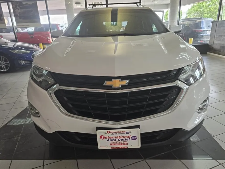 2020 Chevrolet Equinox LT photo 1