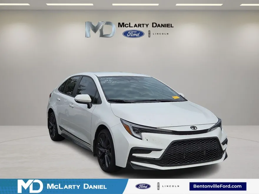 2024 Toyota Corolla SE photo 1