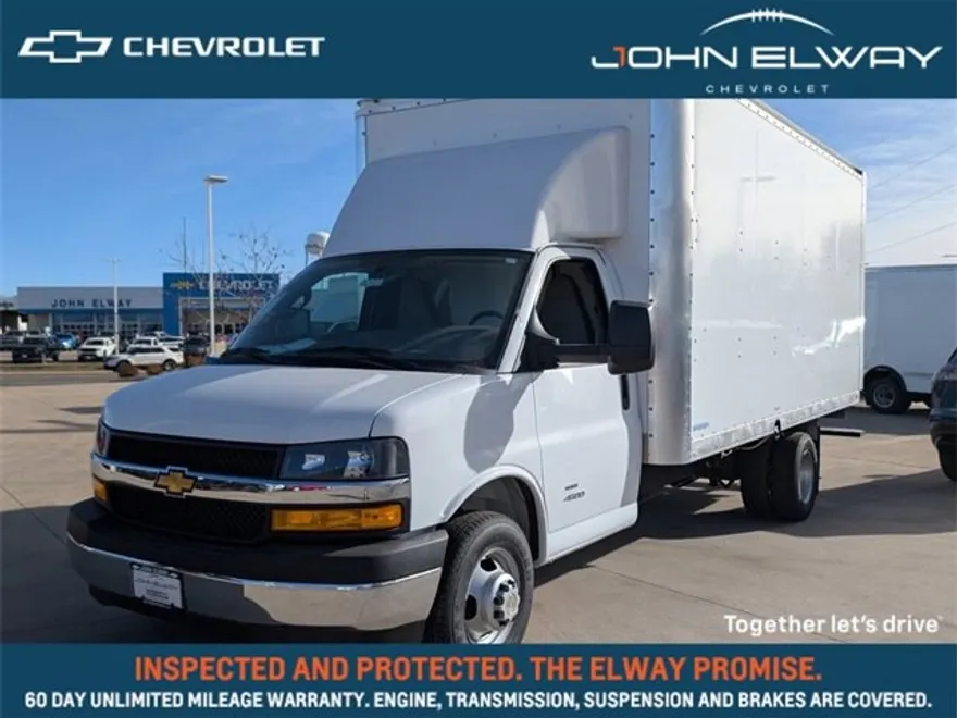 2024 Chevrolet Express Cutaway photo 1