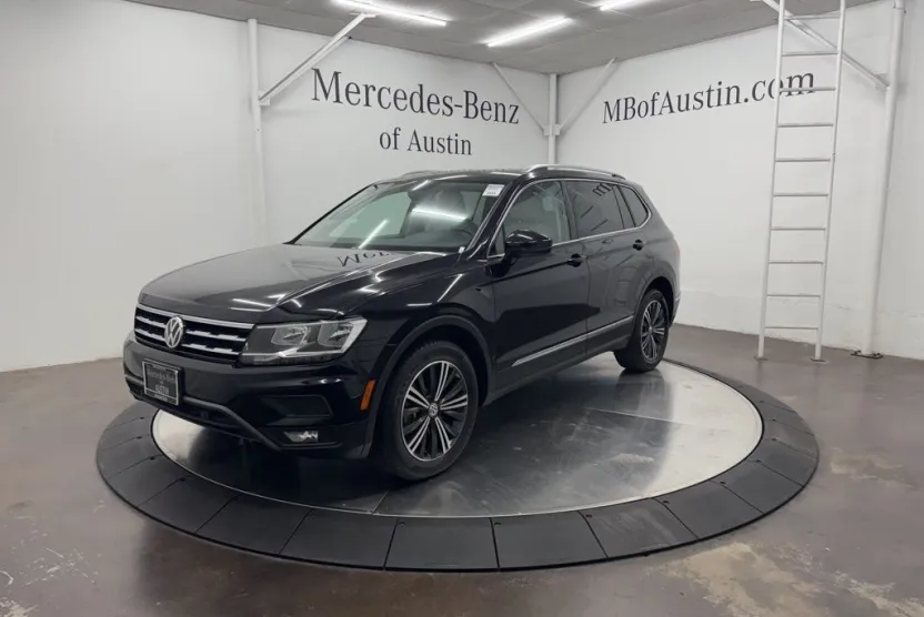 2019 Volkswagen Tiguan SEL R-Line photo 1