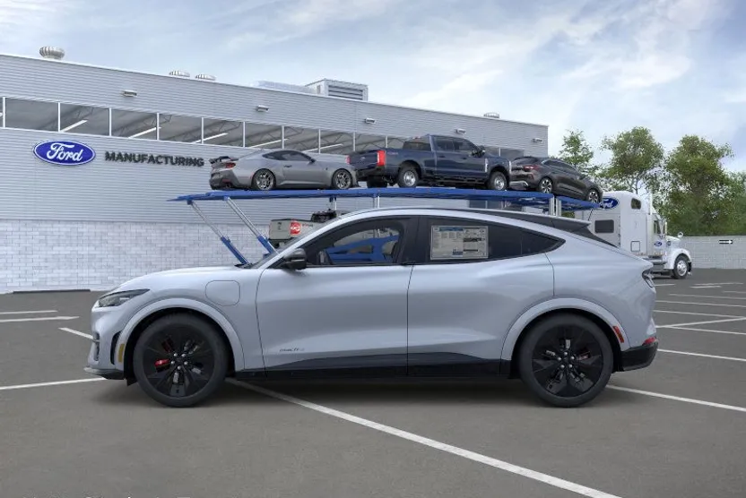 2025 Ford Mustang Mach-E GT photo 1