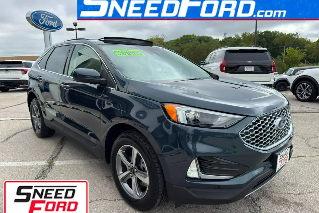 2024 Ford Edge SEL photo 1