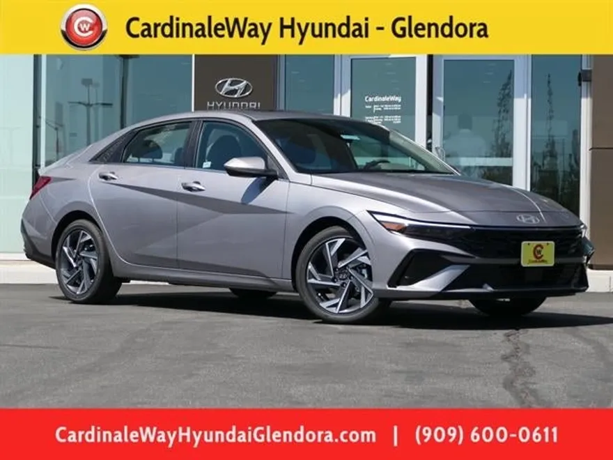 2025 Hyundai Elantra SEL Convenience photo 1