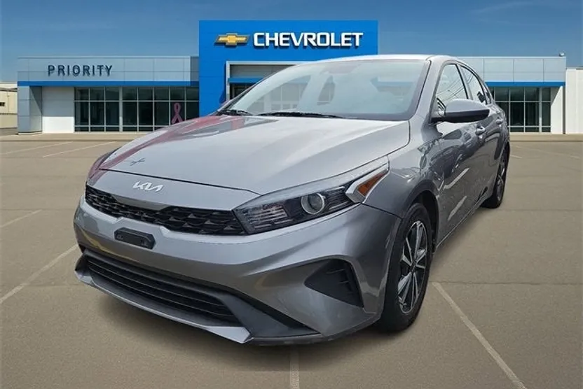 2022 Kia Forte FE LXS photo 1
