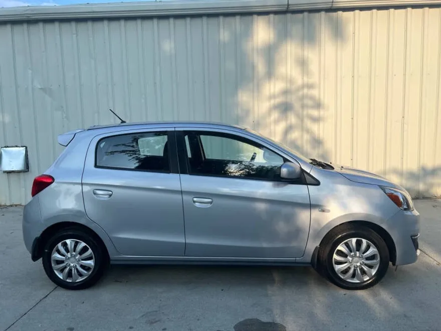 2018 Mitsubishi Mirage ES photo 1
